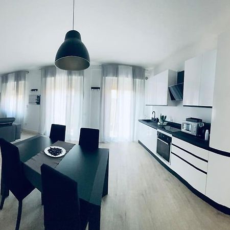Sun Street Apartment Verona Bagian luar foto